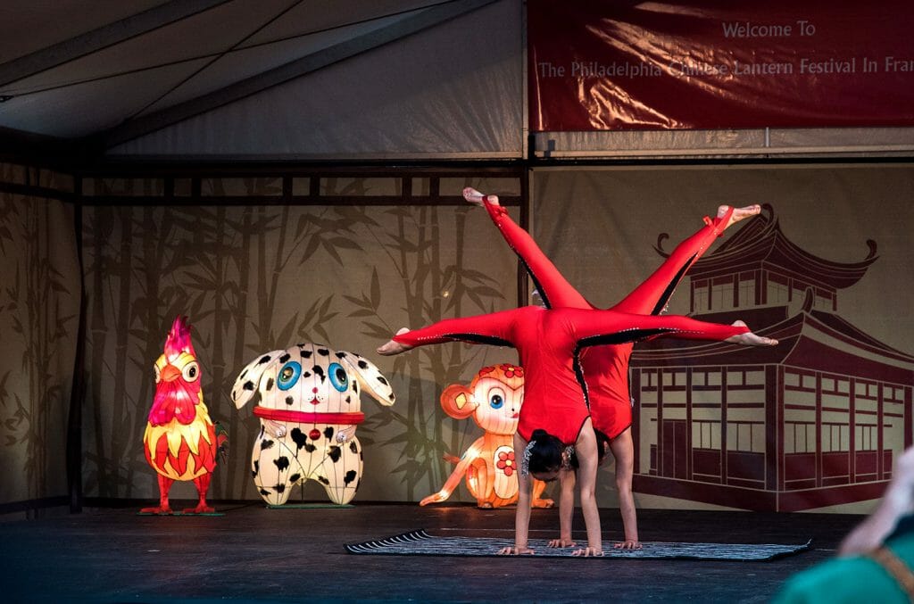 Chinese acrobat performance