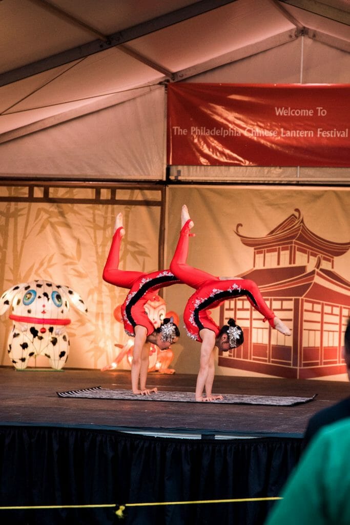 Chinese acrobat performers