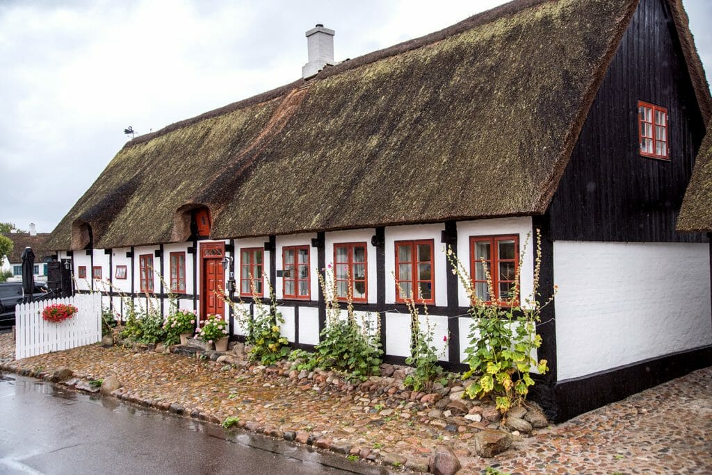 Grass-roof house in Nordby, Samsø
