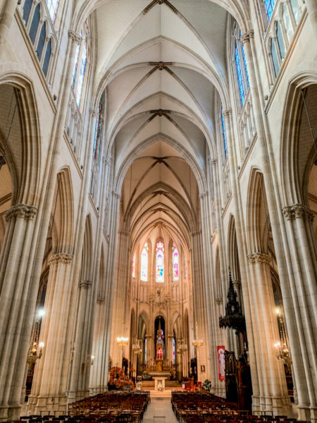 Basilique Sainte-Clotilde interior