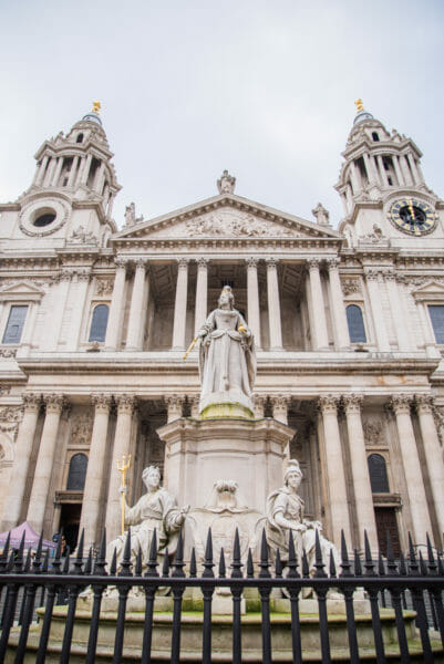 Statue in front of St. Paul's Cathedral