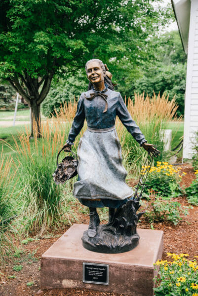 Laura Ingalls Wilder statue